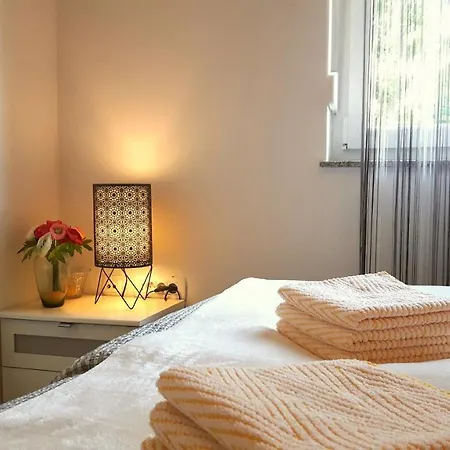 & Danijel 3* Pinezici (Krk)